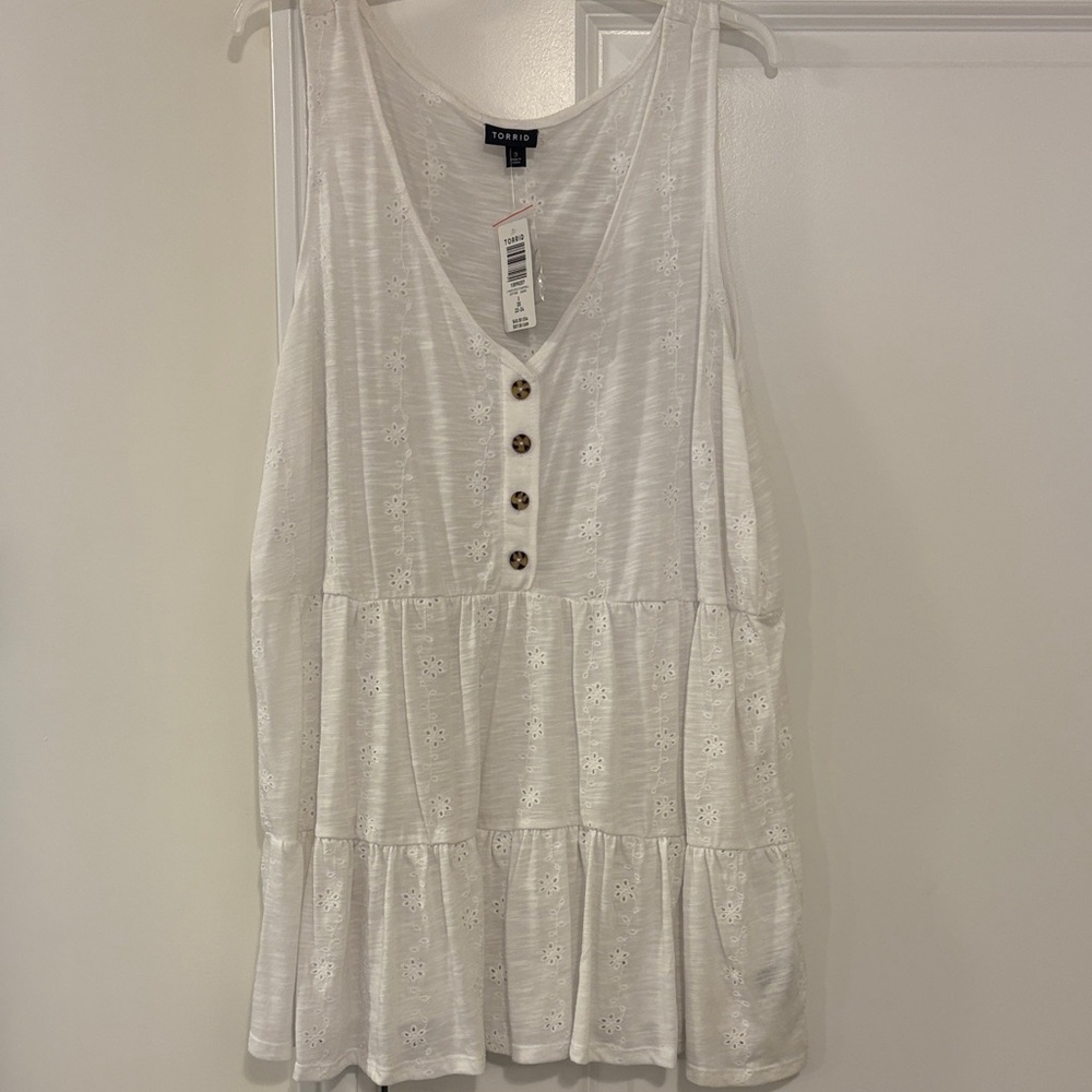 Torrid White Sleeveless Button Tank Top